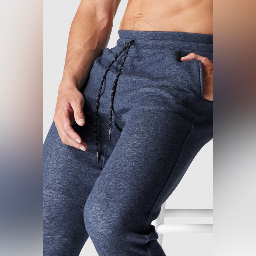 Fabletics Men’s Postgame Jogger Sweatpants Navy Heather Athletic Fleece M - Picture 4 of 11